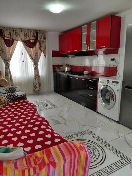 Casă cu Teren 400 Mp în Băjani