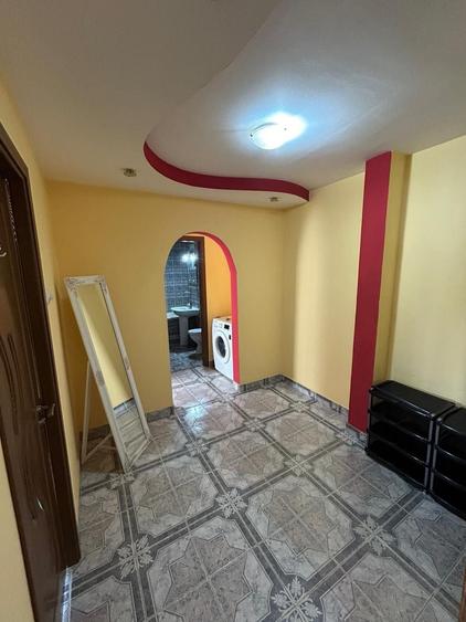Apartament cu 2 camere decomandat în 1 Mai