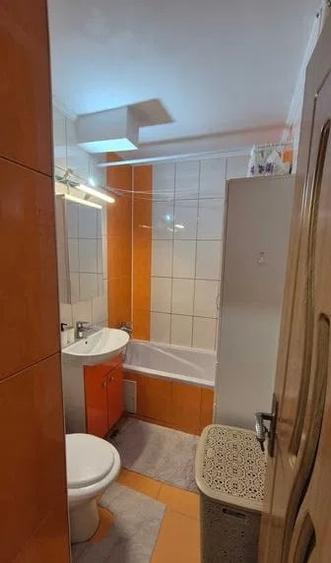 Apartament cu 2 camere semidecomandat, mobilat în P-ța Reșița