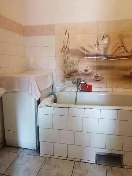 Casă cu 2 camere cu Teren 506 Mp în Plopi