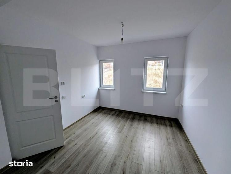Casă cu 4 camere cu Teren 250 Mp în Bârnova