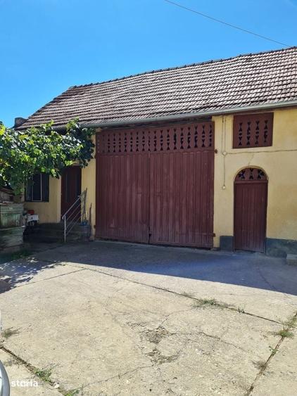 Casă cu 4 camere în Brebi