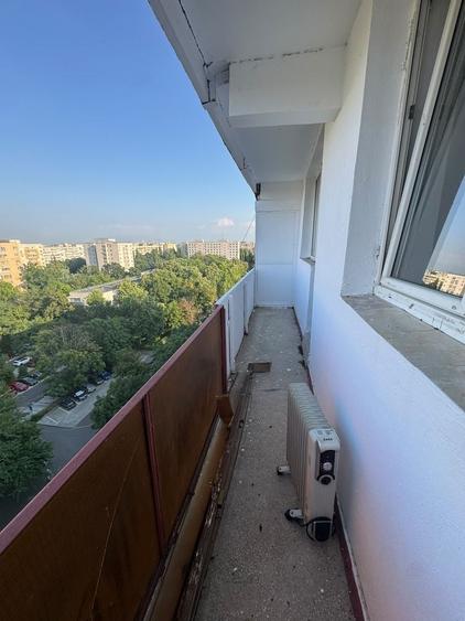 Apartament cu 3 camere decomandat în Drumul Taberei