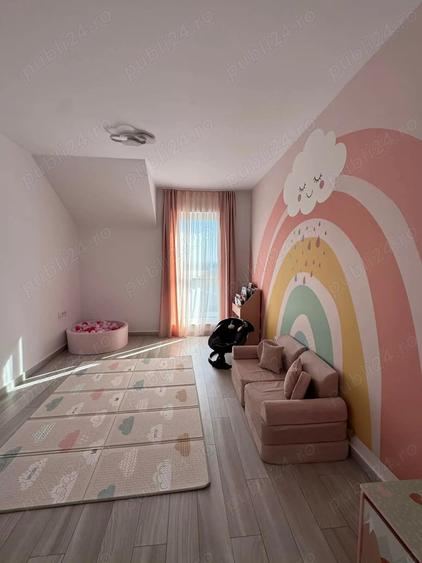 Casă cu 5 camere cu Teren 220 Mp în Central