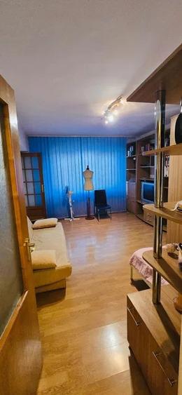 Garsonieră decomandată, mobilată în Gara