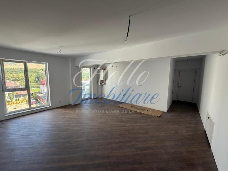 Apartament cu 3 camere semidecomandat în Florești — fotografia 1