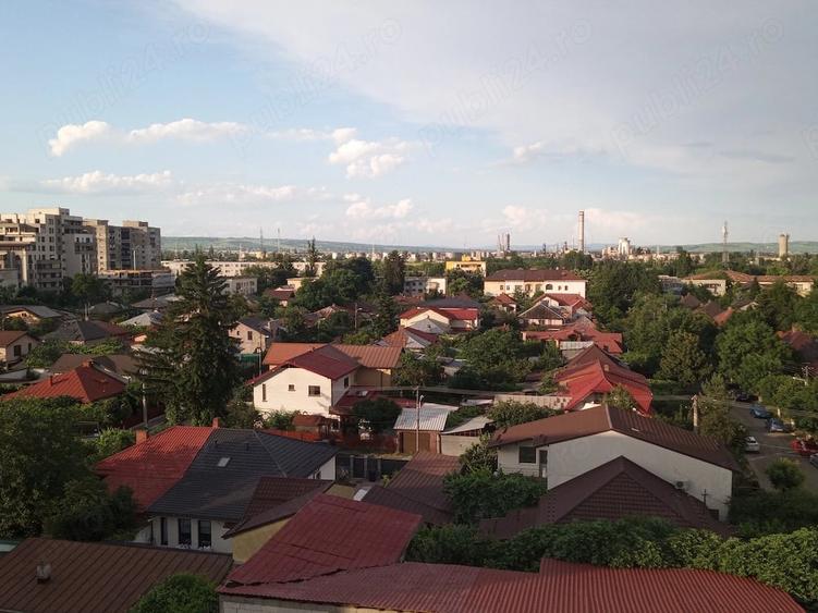 Apartament cu 3 camere semidecomandat în Andrei Mureșanu