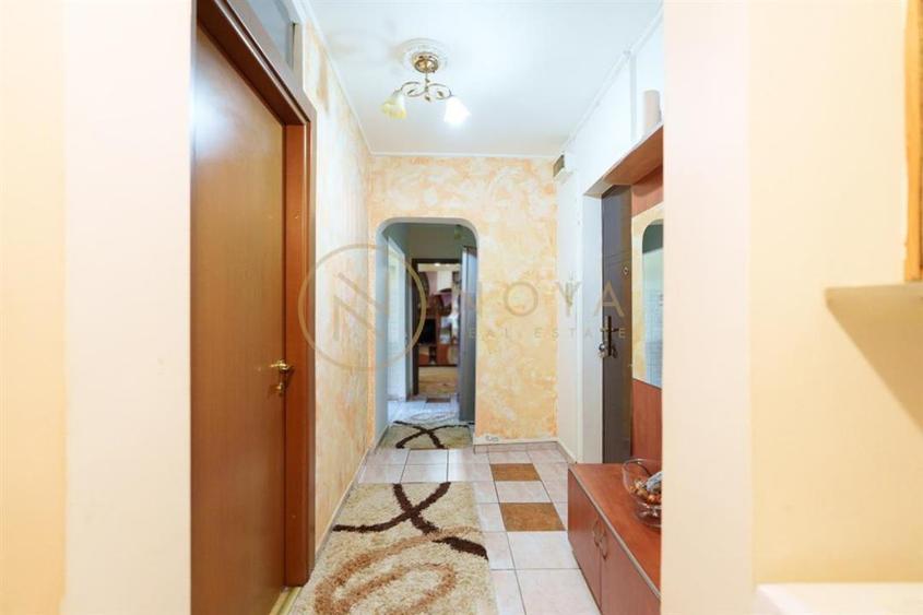 Apartament cu 4 camere decomandat în Crângași