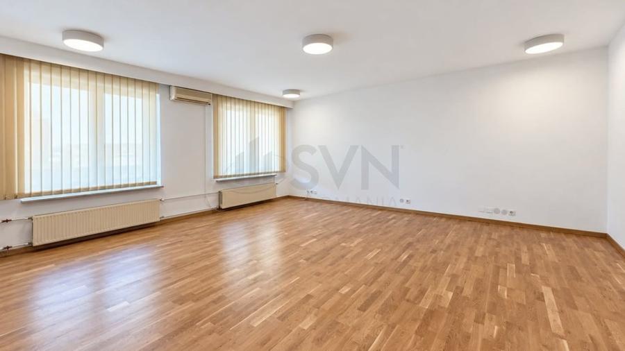 Apartament cu 8 camere decomandat în Kiseleff