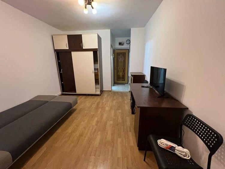 Garsonieră decomandată în Nicolina