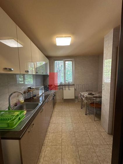 Apartament cu 3 camere decomandat în Drumul Taberei