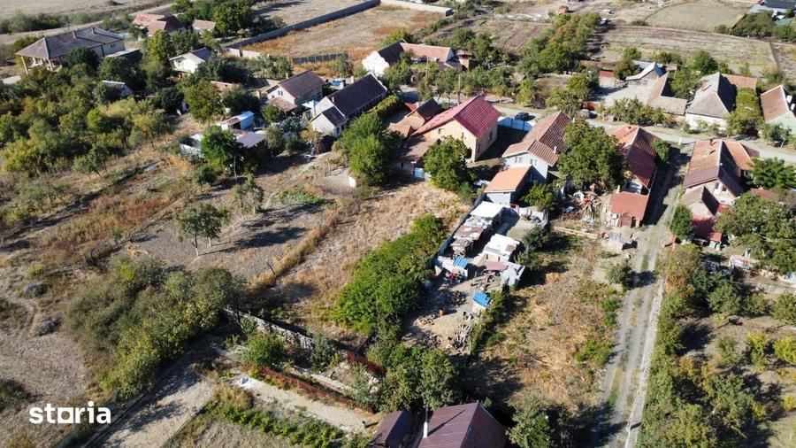 Casă cu 5 camere cu Teren 1324 Mp în Sacoșu Turcesc