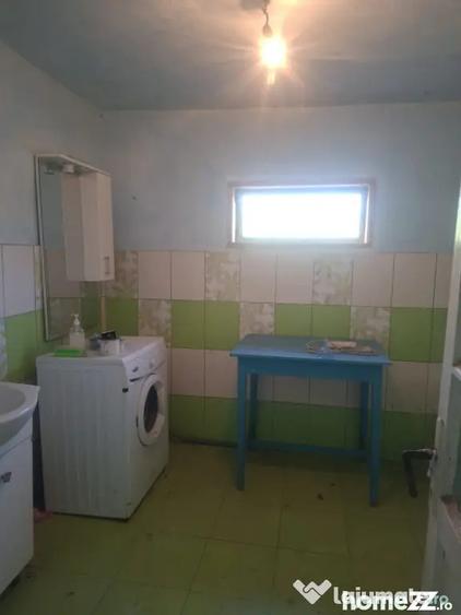 Casă cu 4 camere cu Canalizare în Coada Malului