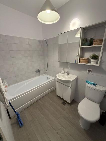 Apartament cu 2 camere decomandat, mobilat în Păcii