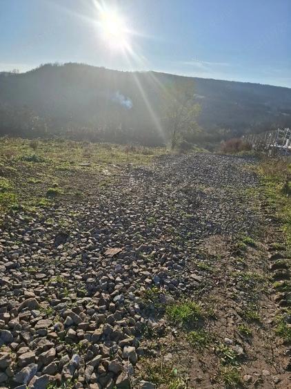 Teren de 9300 mp, în Central