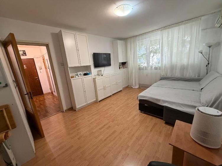 Apartament cu 3 camere decomandat, mobilat în Drumul Taberei