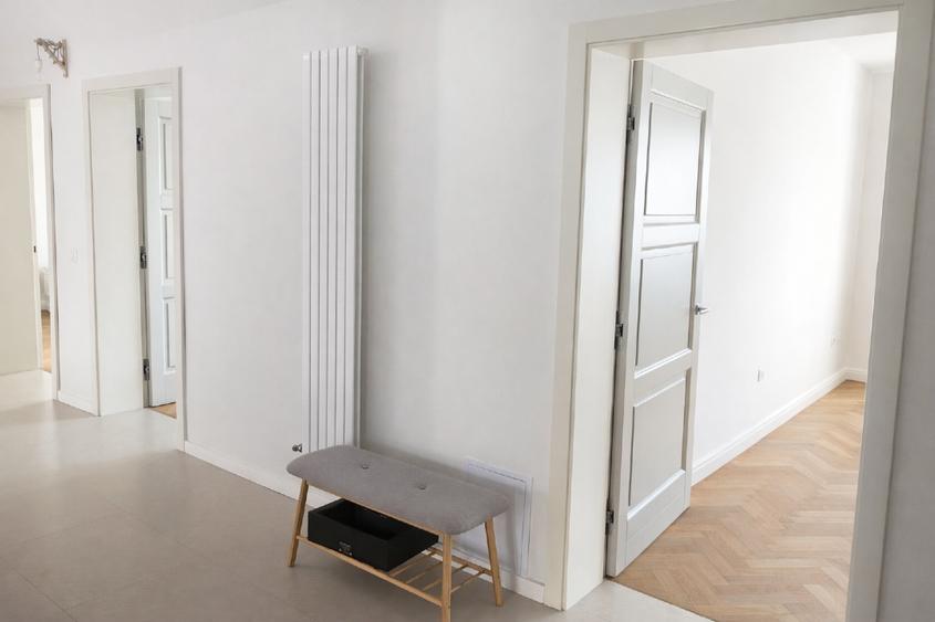 Apartament cu 4 camere decomandat în Andrei Mureșanu