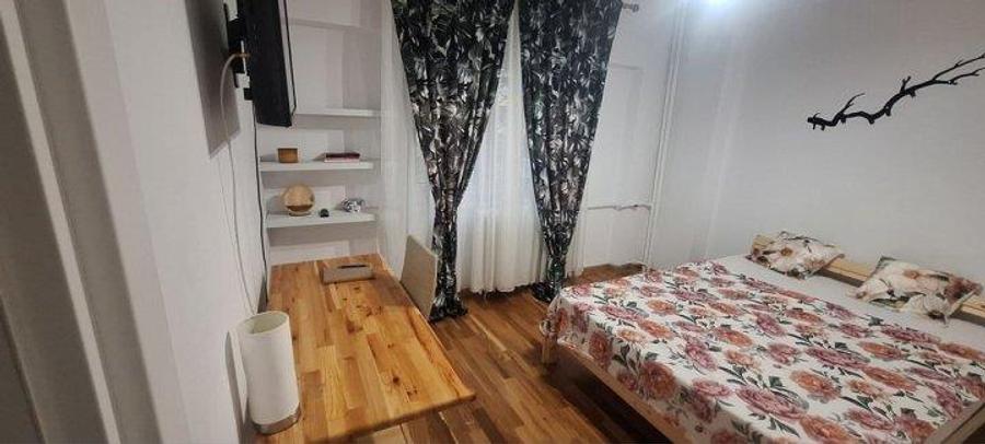 Apartament cu 2 camere decomandat, mobilat în Tei