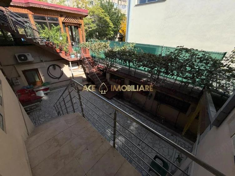 Casă cu 10 camere în 13 Septembrie