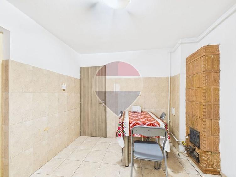 Casă individuală cu 4 camere cu Teren 149.44999694824 Mp în Vitan