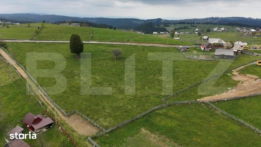 Teren de 1500 mp, în Măguri