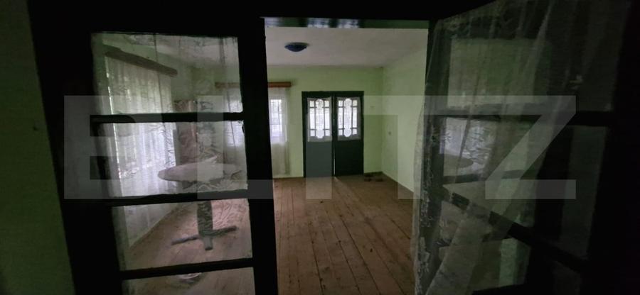 Casă individuală cu 8 camere cu Teren 4200 Mp în Costeștii din Vale