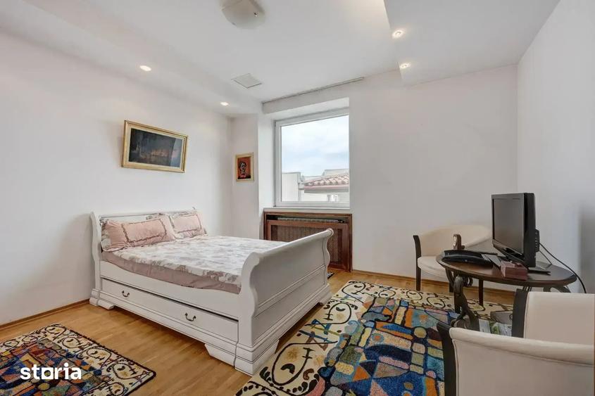 Apartament cu 3 camere în Primăverii