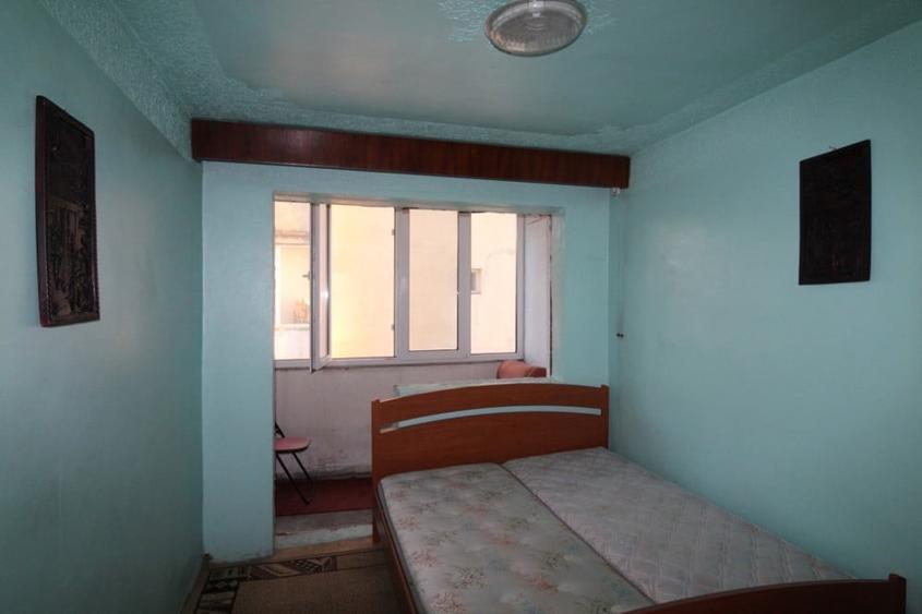 Apartament cu 4 camere decomandat în Eforie
