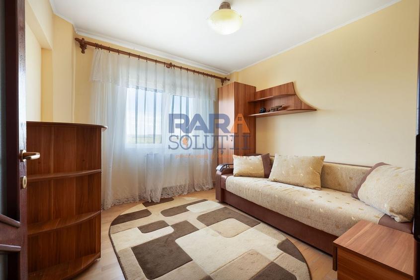 Apartament cu 4 camere decomandat, mobilat în Sud-Vest