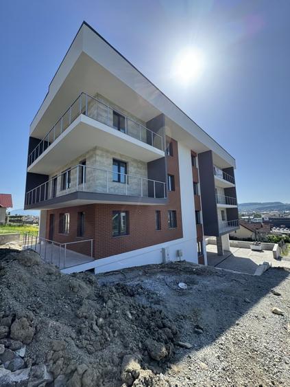 Apartament cu 3 camere decomandat în Cetății