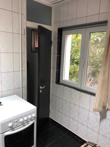 Apartament cu 3 camere decomandat în Dristor