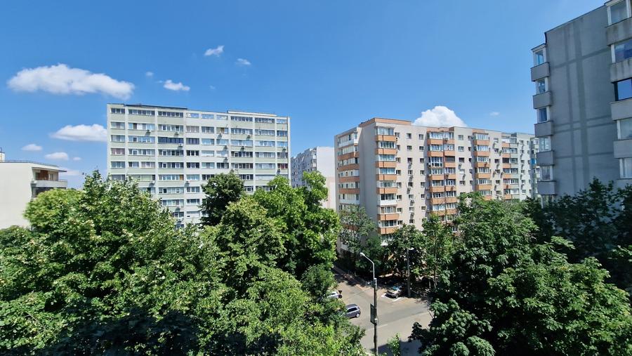 Apartament cu 2 camere semidecomandat, mobilat în P-ța Muncii