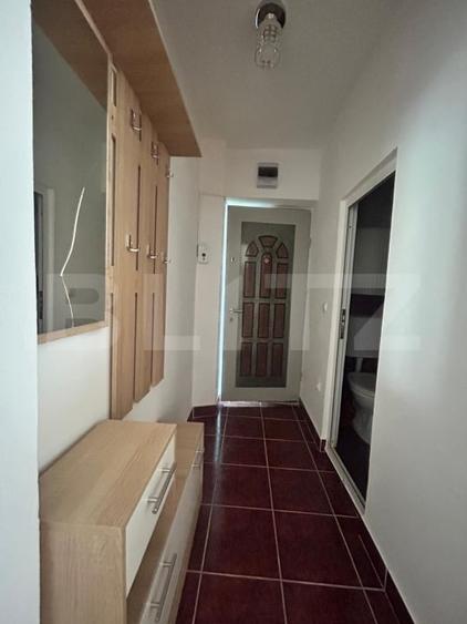 Apartament cu 2 camere semidecomandat, mobilat în Decebal