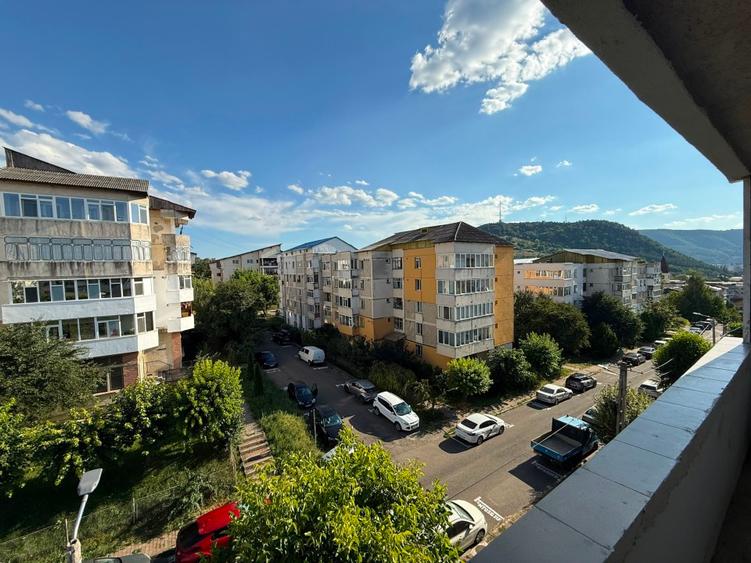 Apartament cu 2 camere decomandat în Calea Romanului