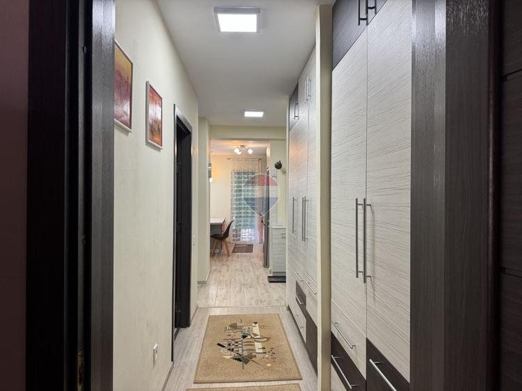 Apartament cu 3 camere semidecomandat în Florești