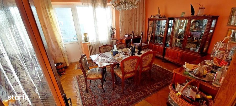 Casă cu 4 camere în Centrul Istoric