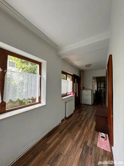 Casă cu 5 camere în Călugareni