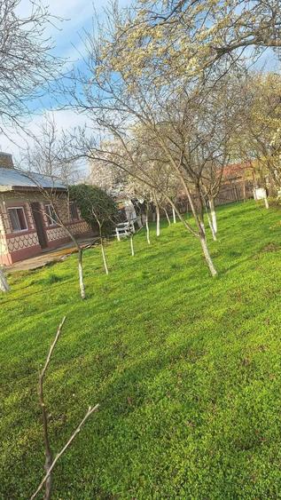Casă cu 4 camere cu Teren 1000 Mp în Tătaru