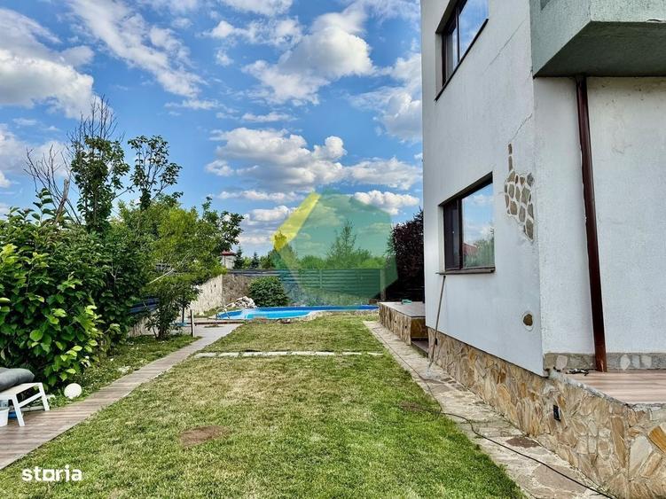 Casă cu 4 camere cu Teren 400 Mp în Ferme