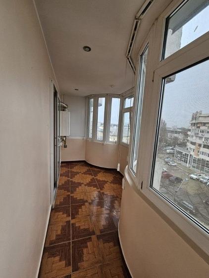 Apartament cu 2 camere decomandat, mobilat în Piața Centrală