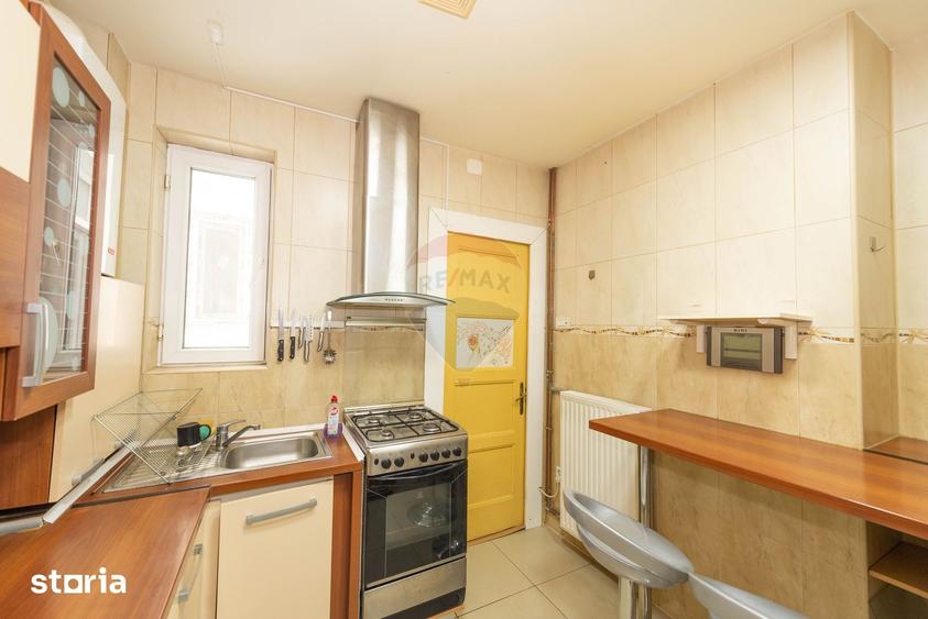 Apartament cu 3 camere în Vitan