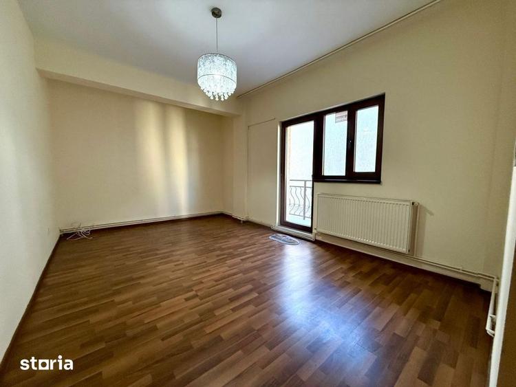 Casă cu 5 camere cu Canalizare în Giurgiului