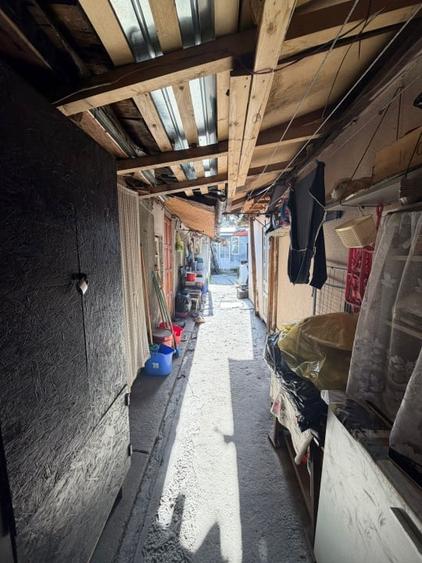 Casă individuală cu 8 camere cu Canalizare în Lizeanu
