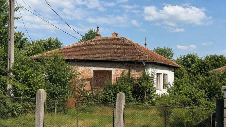Apartament cu 5 camere semidecomandat în Lugoj