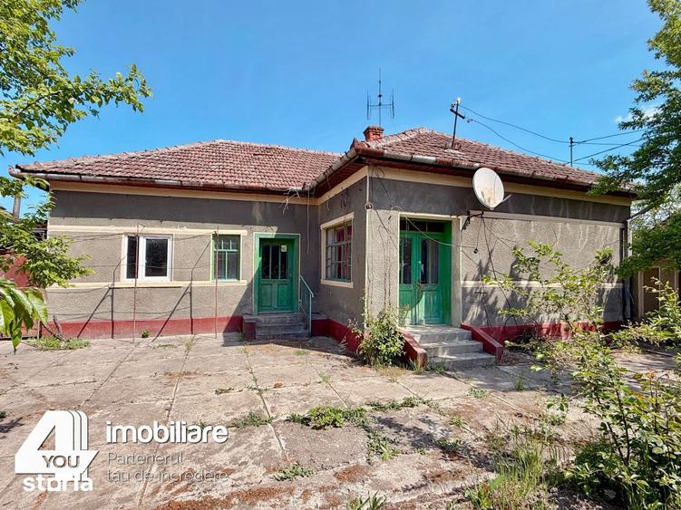 Casă cu 3 camere cu Teren 2114 Mp în Central