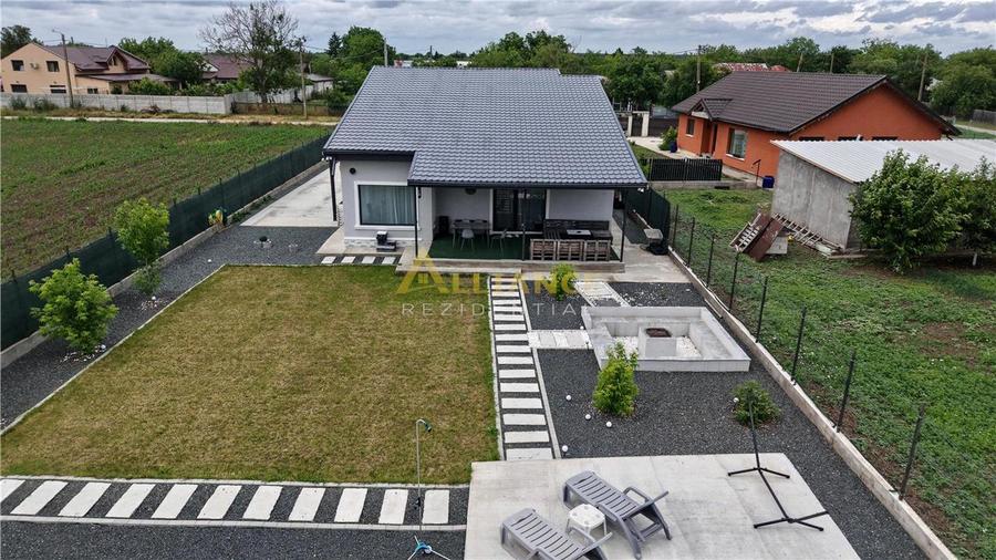 Casă cu 5 camere cu Teren 755 Mp în Frumușani