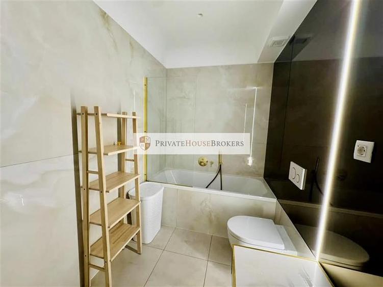 Apartament cu 3 camere semidecomandat, mobilat în Pipera
