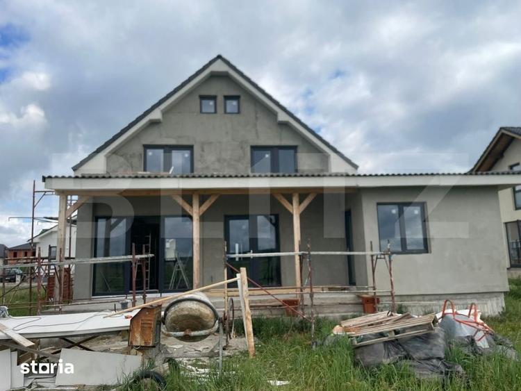 Casă cu 5 camere cu Teren 500 Mp în Sânmartin