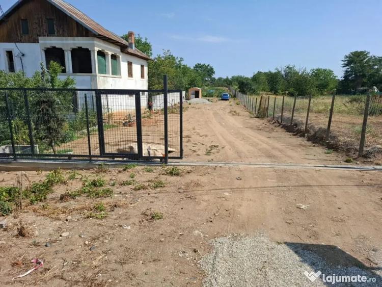 Teren de 2290 mp, în Coșoveni