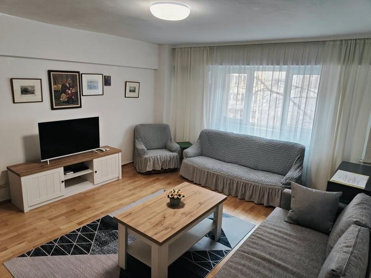 Apartament cu 2 camere decomandat în Muncii